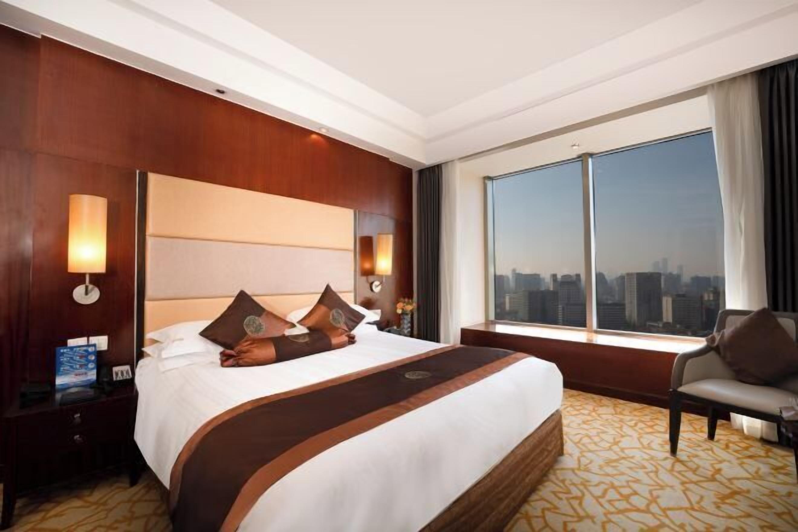 In-room safe, iron/ironing board, cots/infant beds, Internet