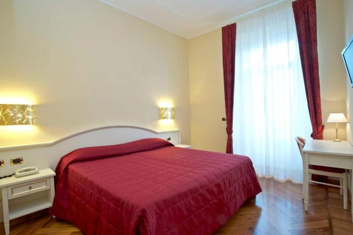 In-room safe, desk, laptop workspace, iron/ironing board (on request)