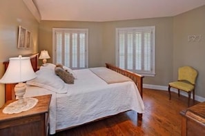 Suite #3 | Individually decorated, iron/ironing board, free WiFi