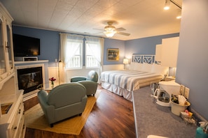 Quarto, 1 cama King, para não fumantes, banheira de hidromassagem (The Garden Retreat) | 1 quarto, individualmente decorados, individualmente mobiliados