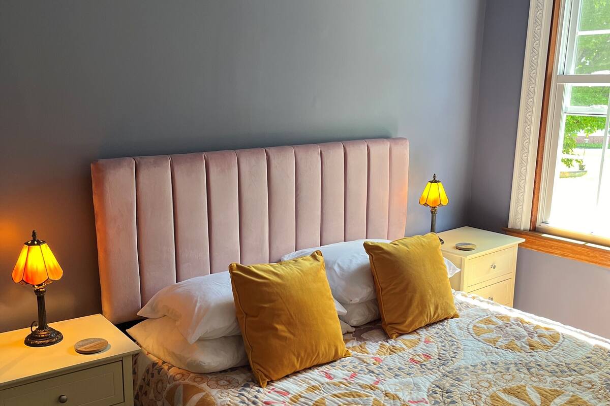 Room 3 | 免费 WiFi、特色装修、特色家居、床单