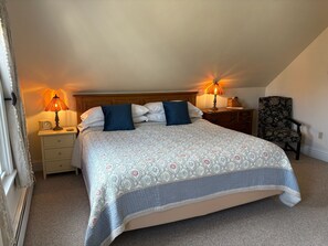 Room 6 | Individually decorated, individually furnished, free WiFi, bed sheets - The Kendall Inn (Freeport)