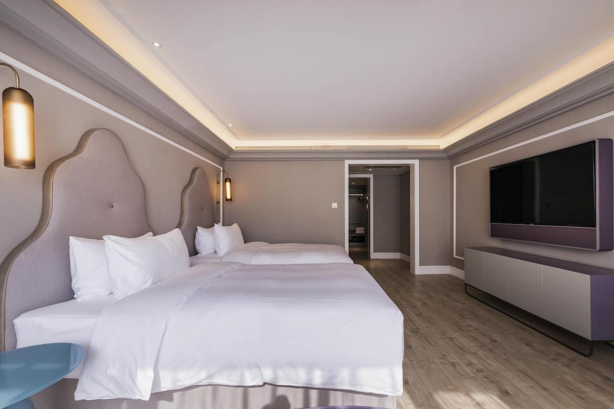 Superior Room, 2 Single Beds | Minibar, in-room safe, desk, free WiFi