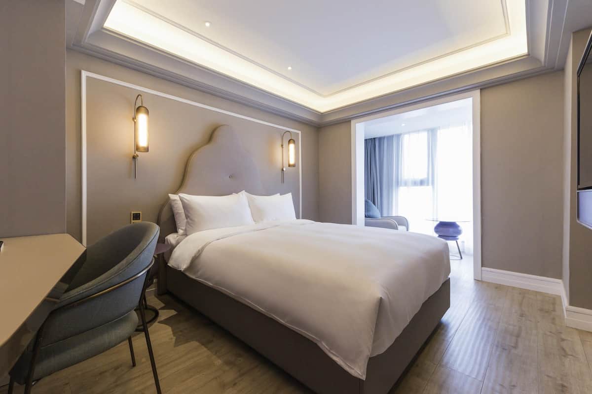 Superior Room, 1 Katil Ratu (Queen) | Bar mini, peti besi dalam bilik, meja, Wi-fi percuma