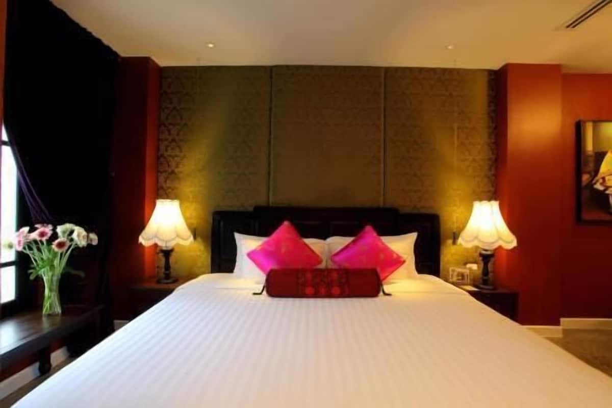 1 bedroom, premium bedding, in-room safe, individually decorated