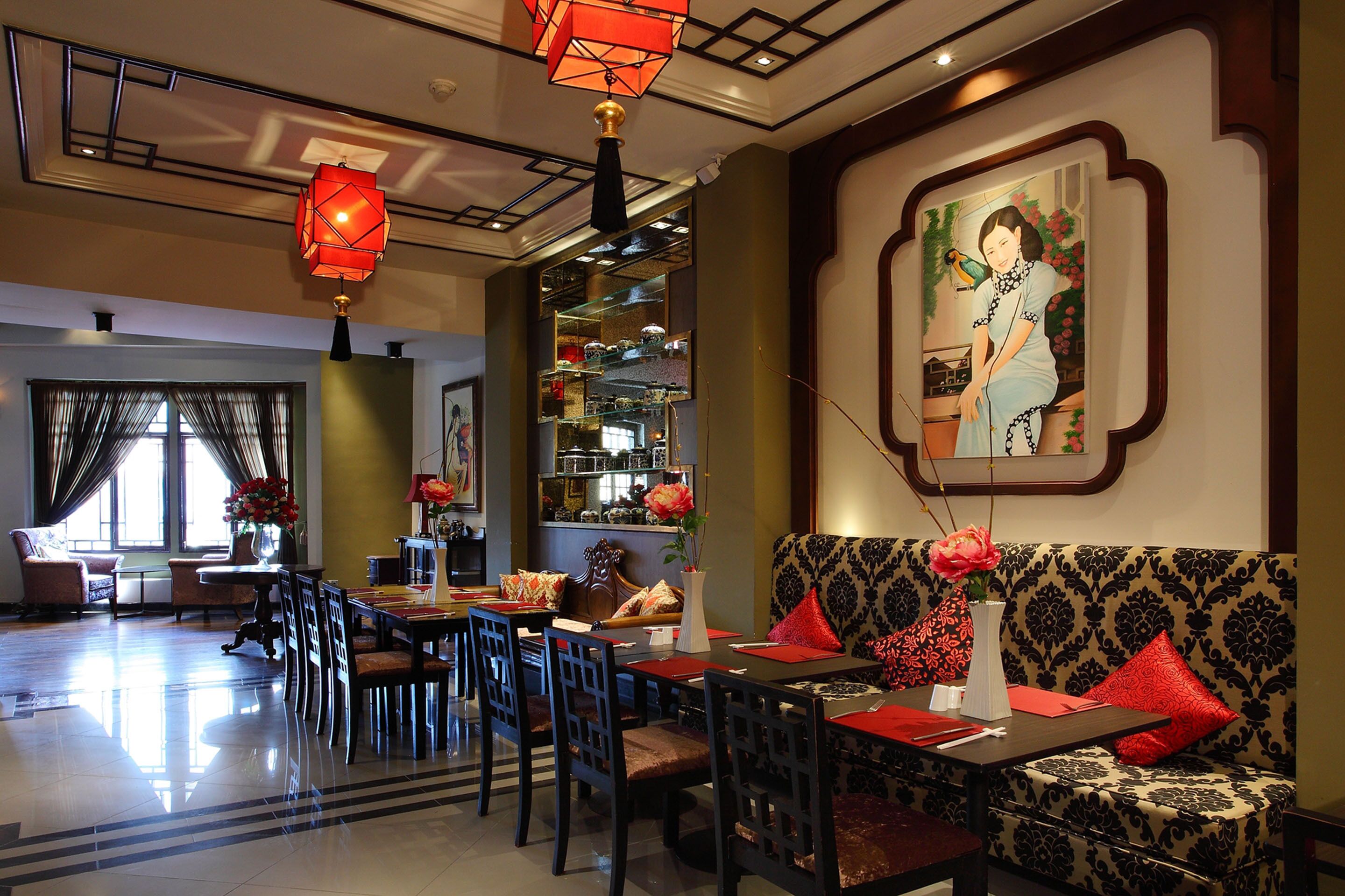 daily buffet breakfast (thb 350 per person)