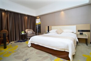 Fashion Room | Premium bedding, down comforters, in-room safe, desk