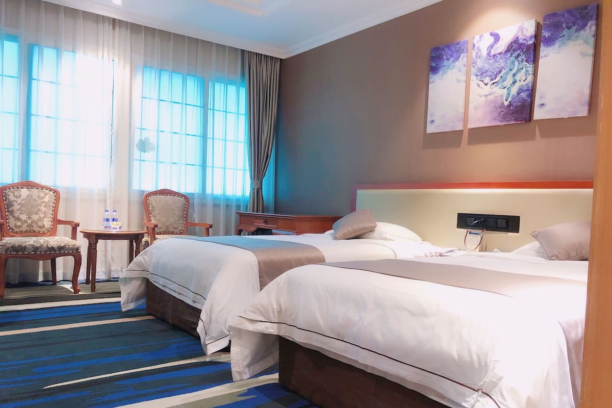 Classic Twin Room | Premium bedding, down duvets, in-room safe, desk