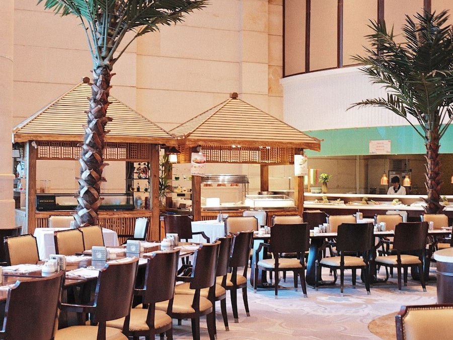 3 restaurants servant le petit déjeuner, spécialités Cuisine japonaise