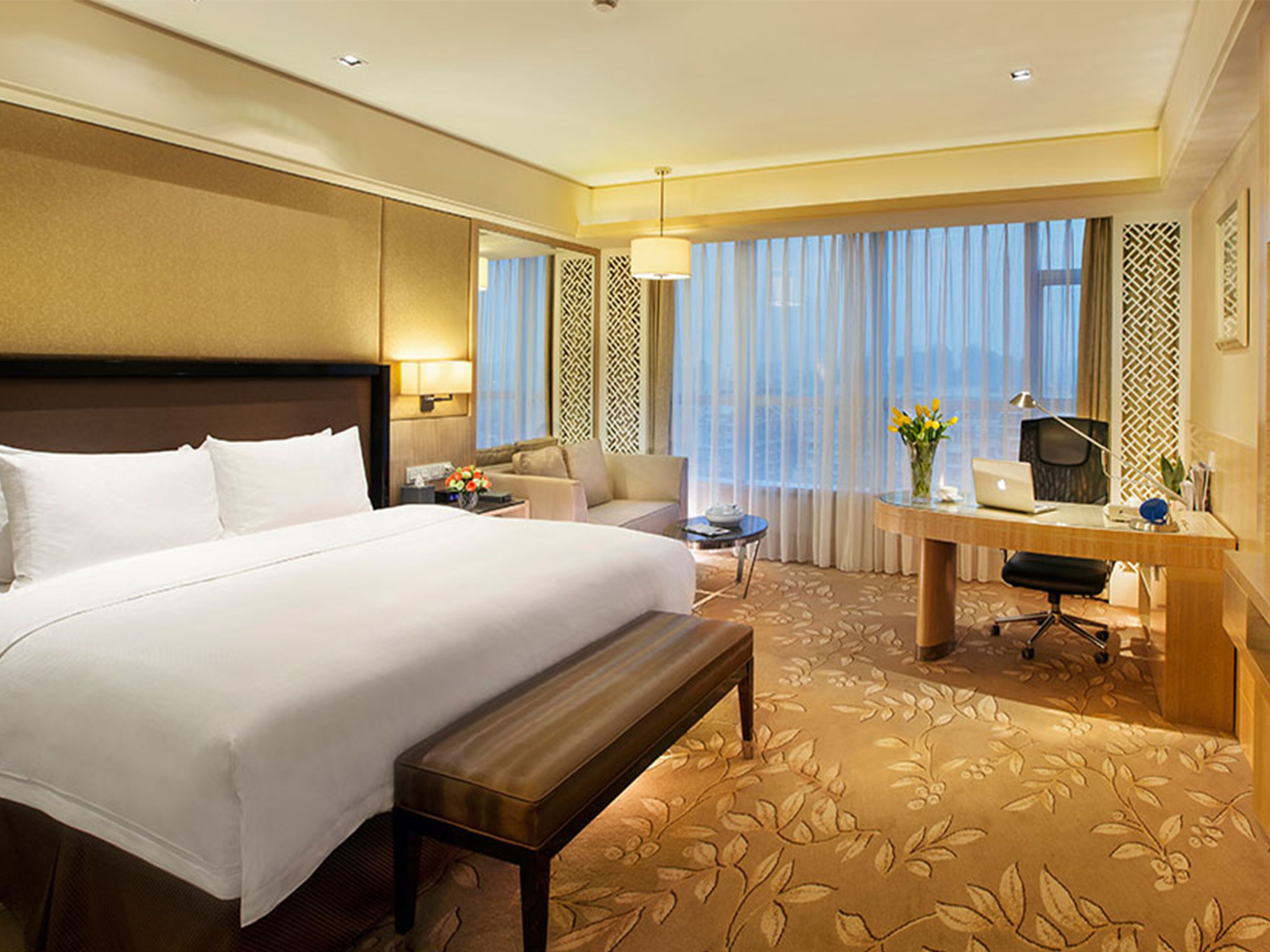 Deluxe Single Room | Premium bedding, minibar, in-room safe, desk