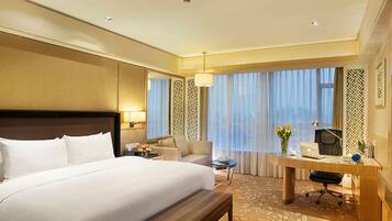 Deluxe Single Room | Premium bedding, minibar, in-room safe, desk