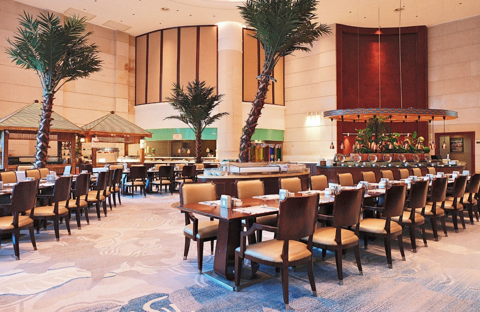 3 restaurants, breakfast, lunch, dinner served; japanese cuisine