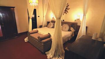 Presidential Room | In-room safe, individually furnished, desk, soundproofing
