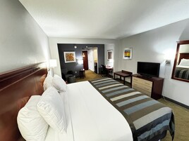 Junior Suite, 1 King Bed, Non Smoking | Premium bedding, in-room safe, desk, iron/ironing board