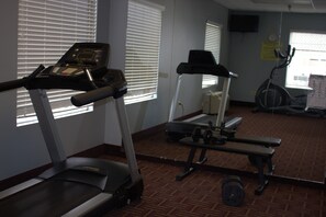 Fitness facility - Super 8 by Wyndham Rainsville (Rainsville)
