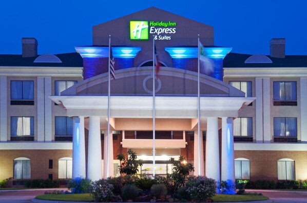 Exterior - Holiday Inn Express Hotel & Suites Orange by IHG (Orange)