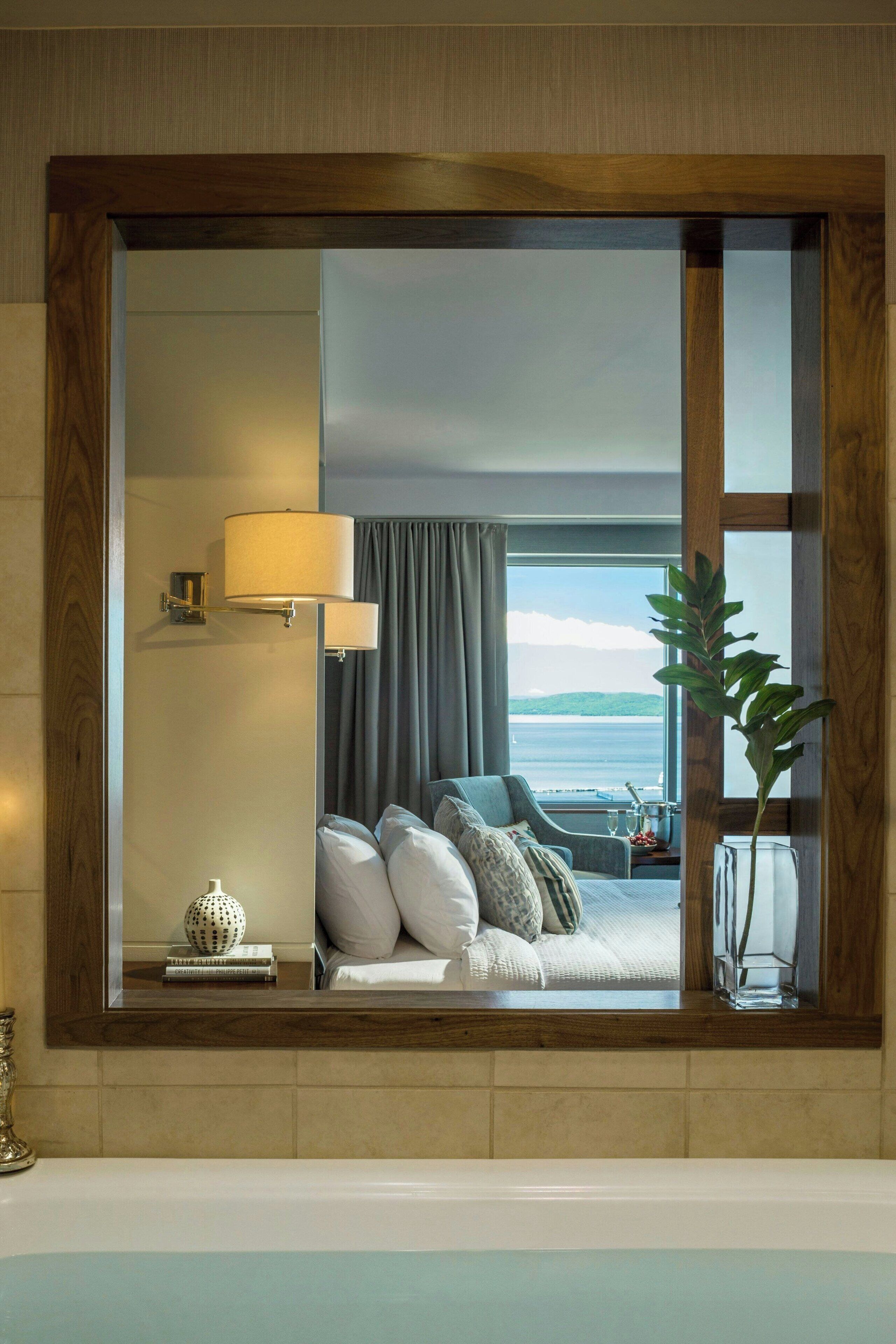 Artículos de higiene personal gratuitos, secador de pelo y toallas