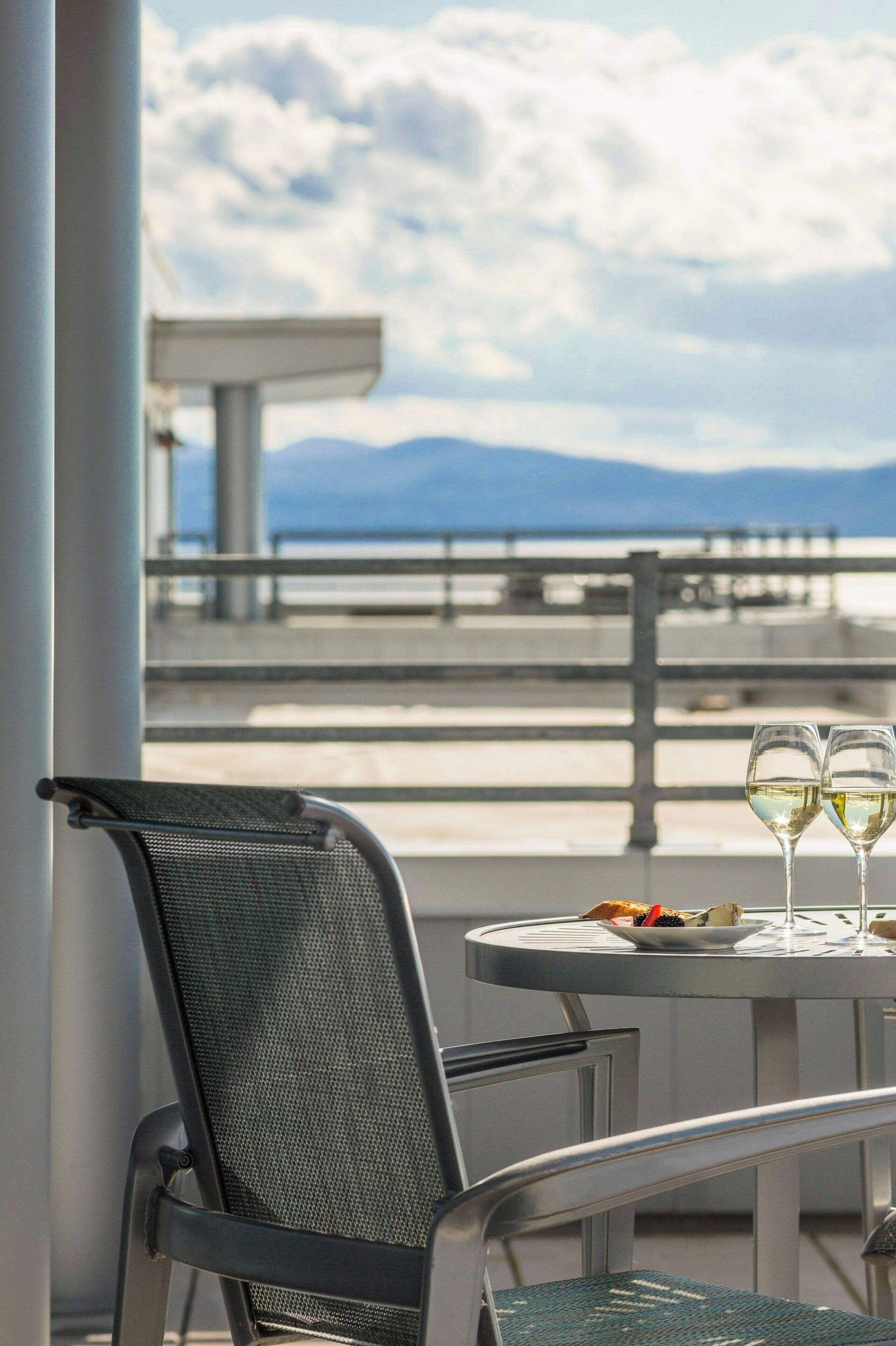 Una piscina cubierta