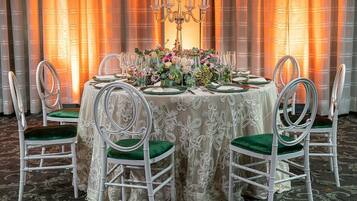 Literie de qualité supérieure, coffres-forts dans les chambres, bureau