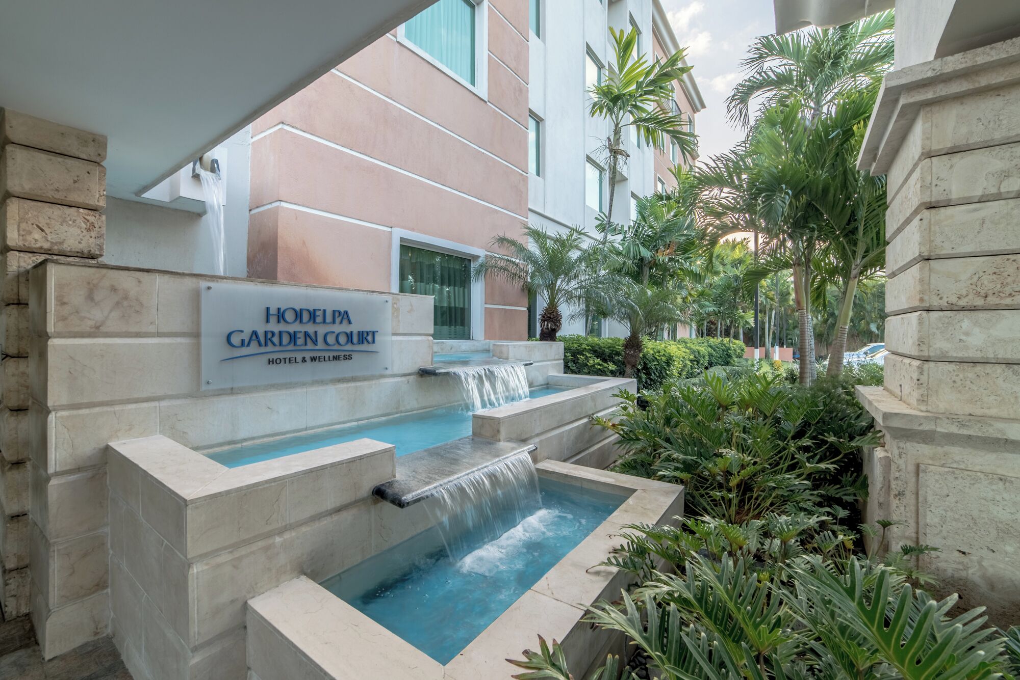 Photo - Hodelpa Garden Court