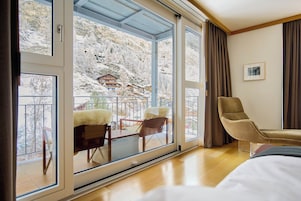 Ropa de cama hipoalergénica y minibar