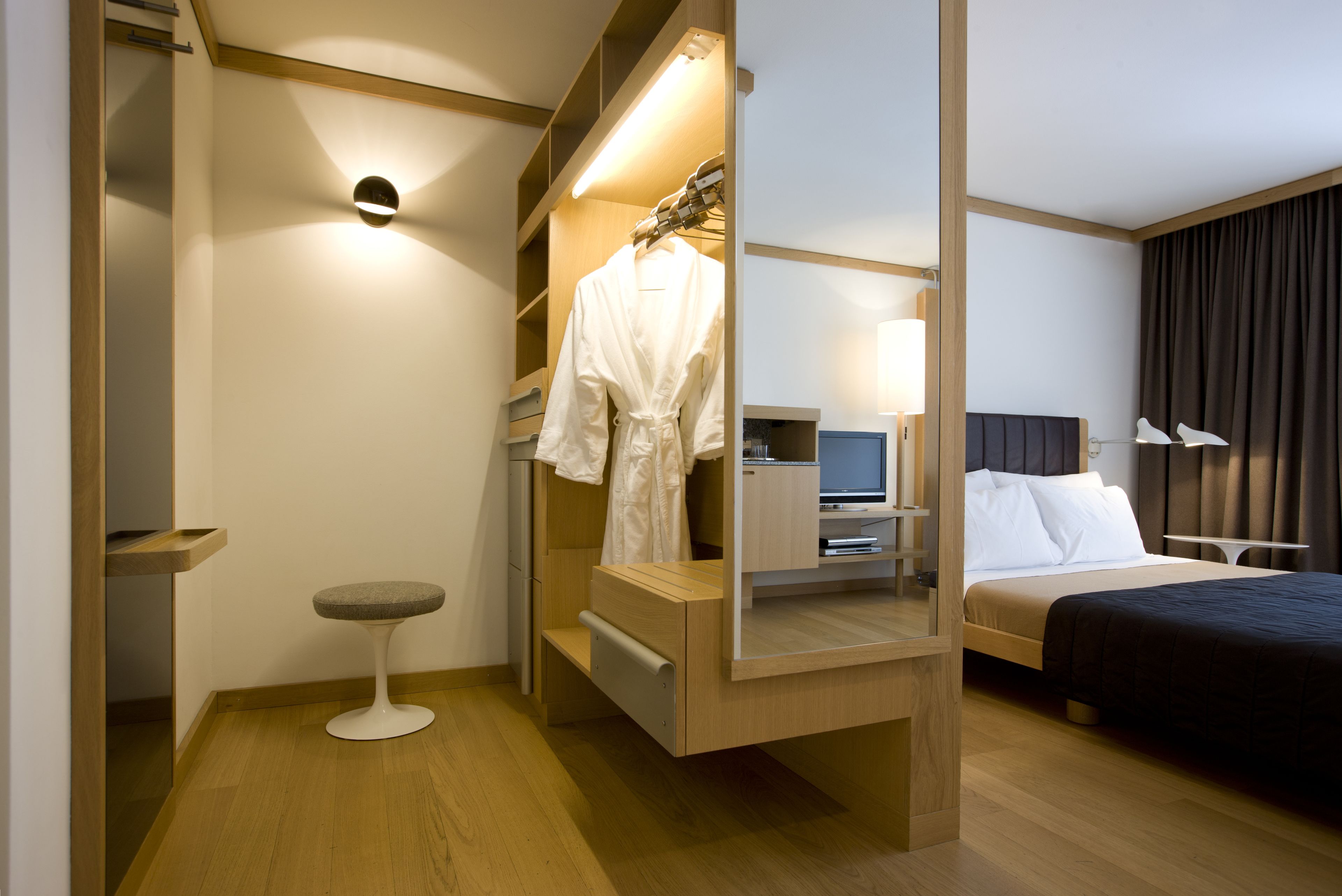 基本單人房, 1 張加大雙人床 (Queen Double Room) | 低過敏寢具、迷你吧、客房內保險箱、隔音