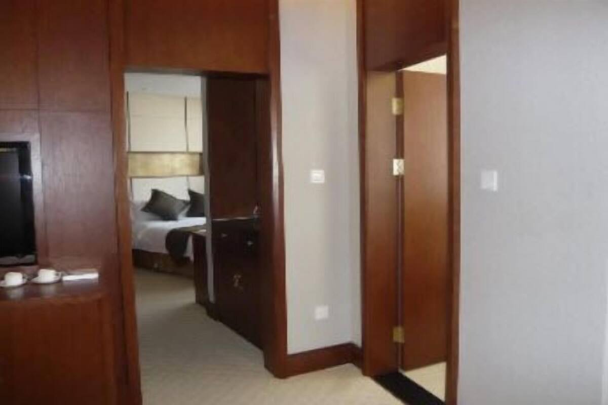 Suite empresarial | Sala de estar | Televisión, computadora y películas con cargo