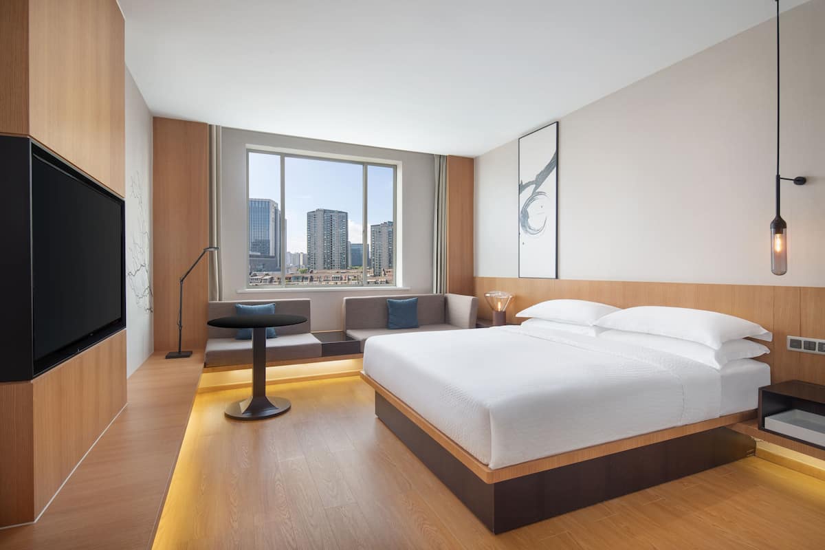 Chambre Standard, 1 trĂšs grand lit, vue ville | Vue sur la ville