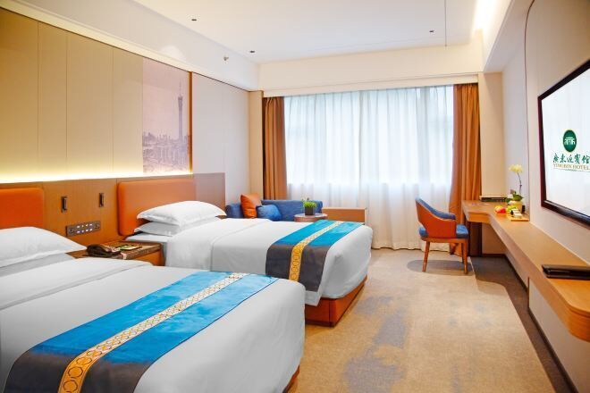 Minibar, in-room safe, desk, iron/ironing board