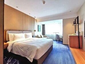 Rom – business | Sengetøy av topp kvalitet, dundyner, minibar og safe på rommet