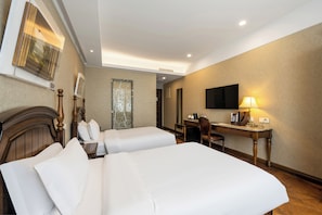 Business Twin Room | Premium bedding, minibar, in-room safe, desk
