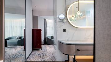 Luxury Double Room, 1 Katil Ratu (Queen) | Bilik Mandi | Pancuran mandi, hulu semburan mandi hujan