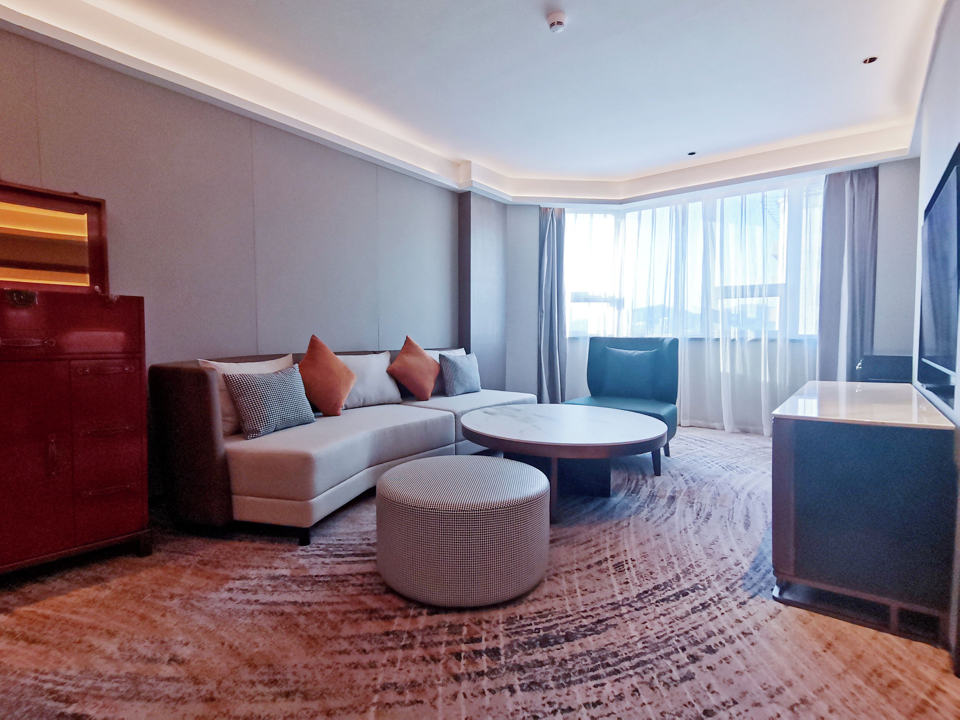 guest suite | 1 bedroom, minibar, in-room safe, iron/ironing board