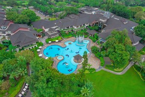 Outdoor pool, open 10:00 AM to 7:00 PM, pool umbrellas, pool loungers