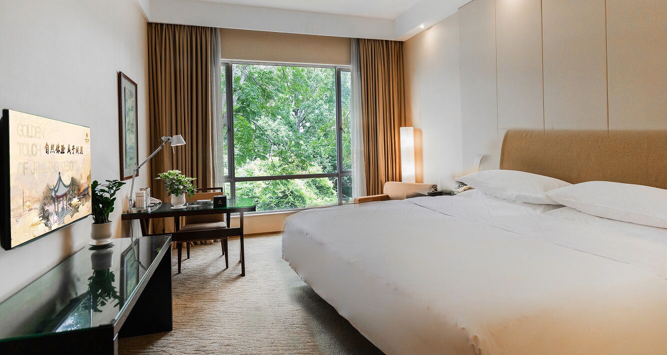 Business Room, Garden View | Premium bedding, minibar, in-room safe, desk
