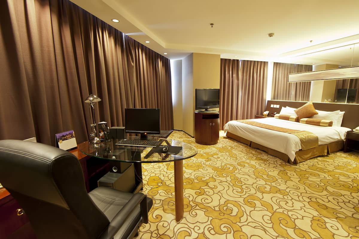 Superior Suite | In-room safe, free WiFi
