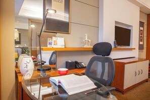1 bedroom, minibar, in-room safe, desk