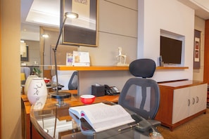 1 bedroom, minibar, in-room safe, desk