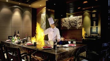2 restauranter: frokost, lunsj og middag serveres