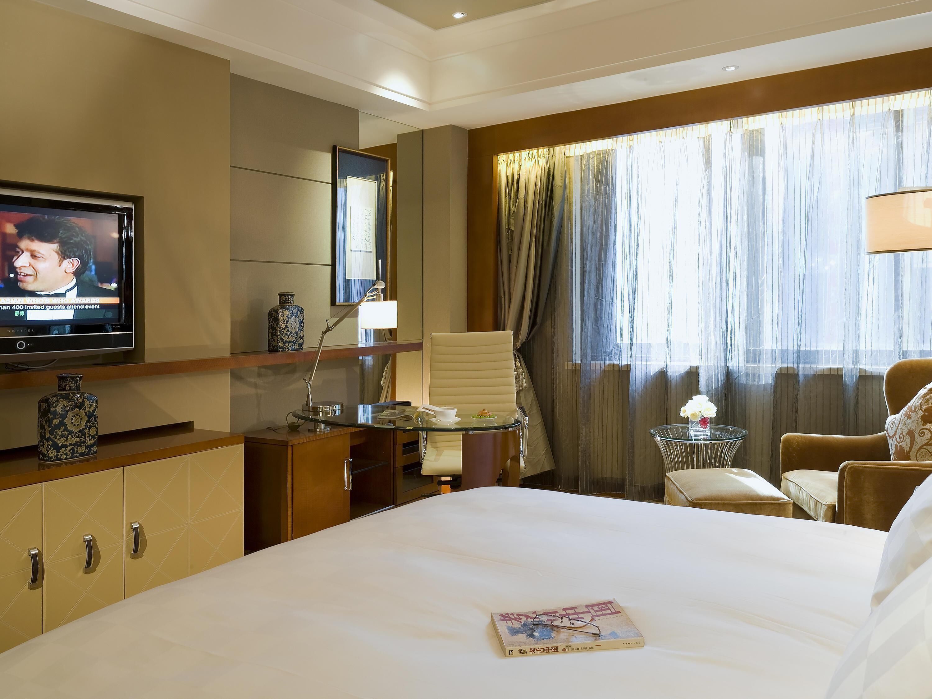 Down comforters, minibar, in-room safe, desk