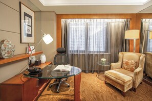 Superior Room, 1 King Bed