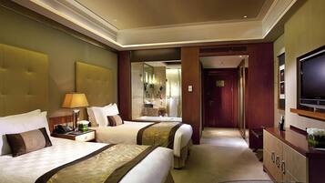 Down duvets, minibar, in-room safe, desk