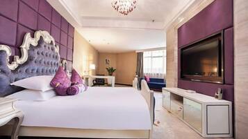 Minibar, in-room safe, alarm clocks