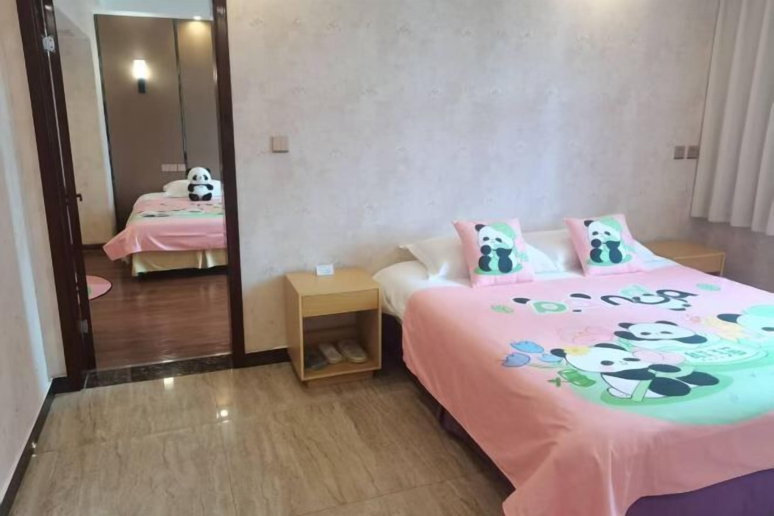 มินิบาร์, ตู้นิรภัยในห้องพัก, นาฬิกาปลุก