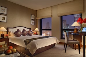 In-room safe, desk, blackout drapes, soundproofing