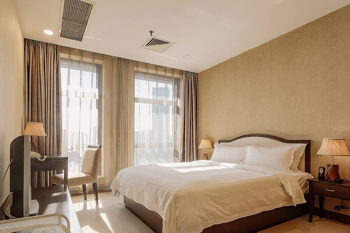 2 Bedroom Deluxe | In-room safe, desk, blackout drapes, soundproofing