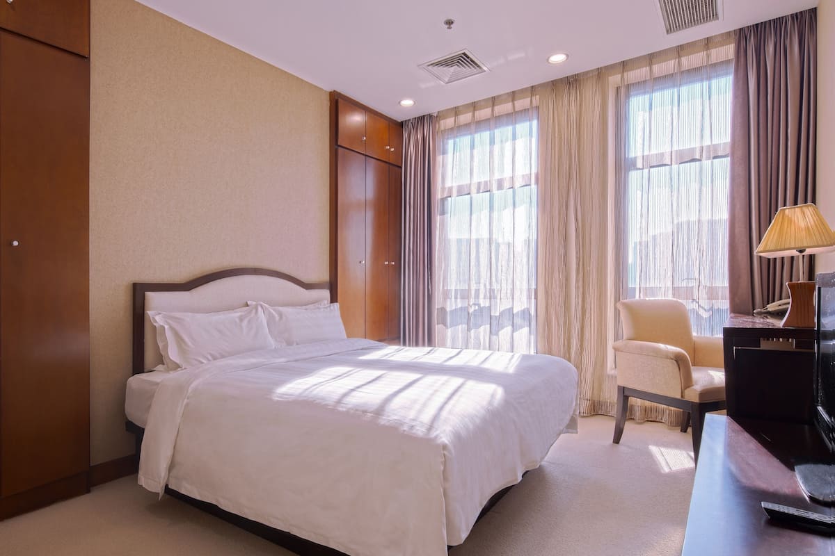 2 Bedroom Premier | In-room safe, desk, blackout drapes, soundproofing