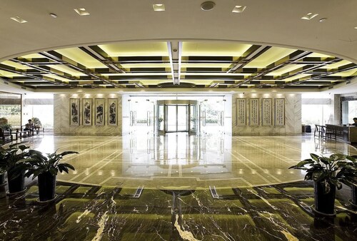 Jinan Shungeng Hillview Hotel