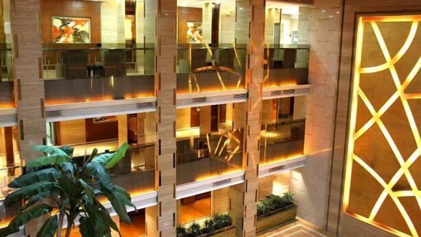 Lobby lounge