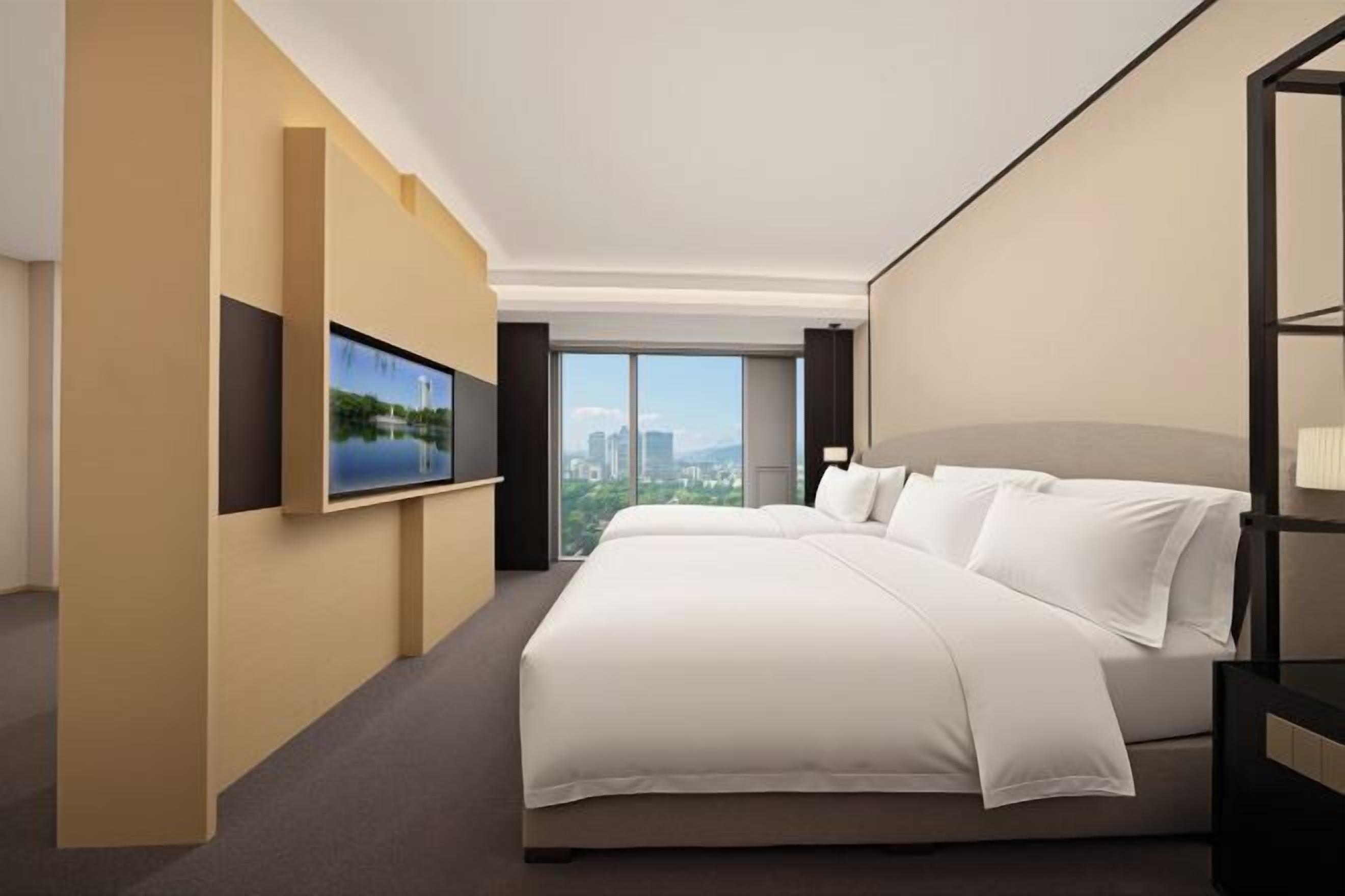 ميني بار وأسرّة أطفال/رضّع